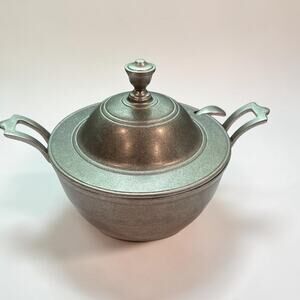 Vntg Wilton Armetale Covered Serving Bowl Casserole Dish  Ladle Aluminum Alloy